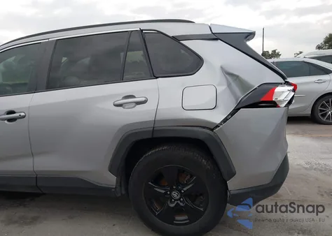 2020 Toyota Rav4 Xle z USA, uszkodzony, nr VIN 2T3P1RFV3LC097537